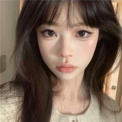 艾曼妞与罗丽妲